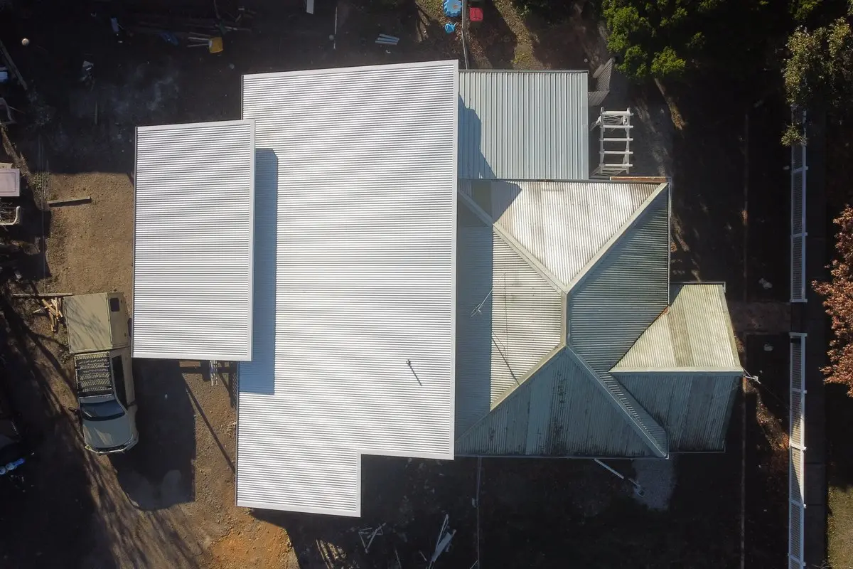 Roofing project before work – extension and main roof before 2